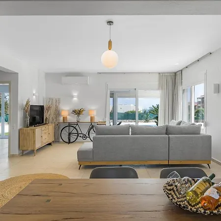Villa Yiayia Relaxing By The Sea And Heated Pool Sissi (Crete)