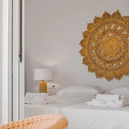 Yiayia Relaxing By The Sea And Heated Pool Villa