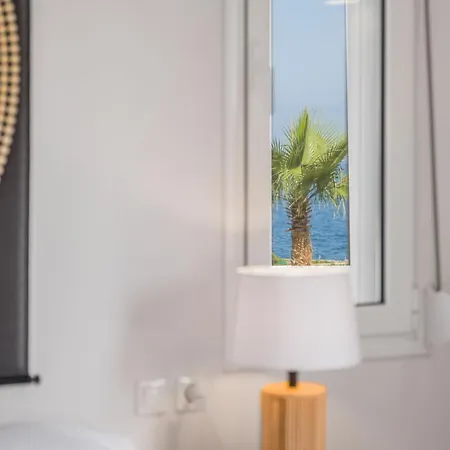 Villa Yiayia Relaxing By The Sea And Heated Pool Sissi